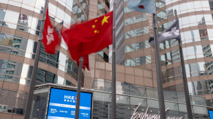 Borsa: Hong Kong positiva, apre a +0,56%