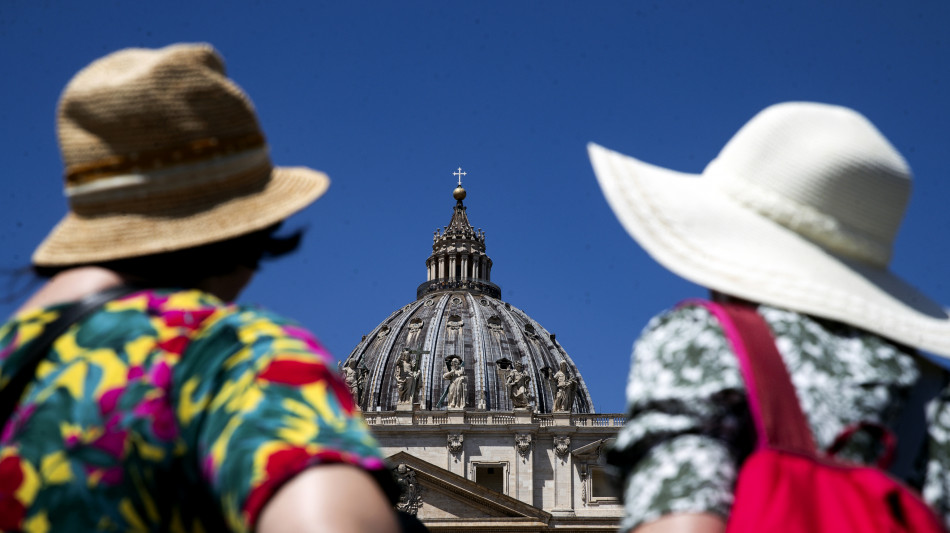 Turismo traina l'economia, 'lotta a affitti brevi &egrave; un danno'