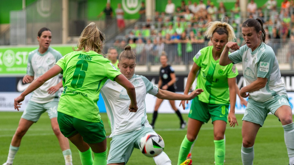 W&ouml;lfinnen zum Saisonstart gestrauchelt