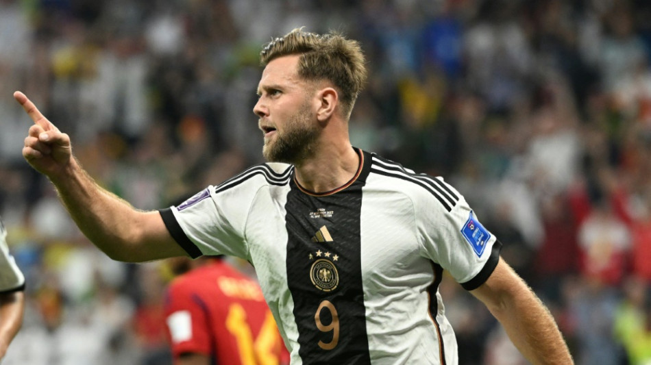 Der Traum der DFB-Elf lebt - aber er h&auml;ngt am seidenen Faden