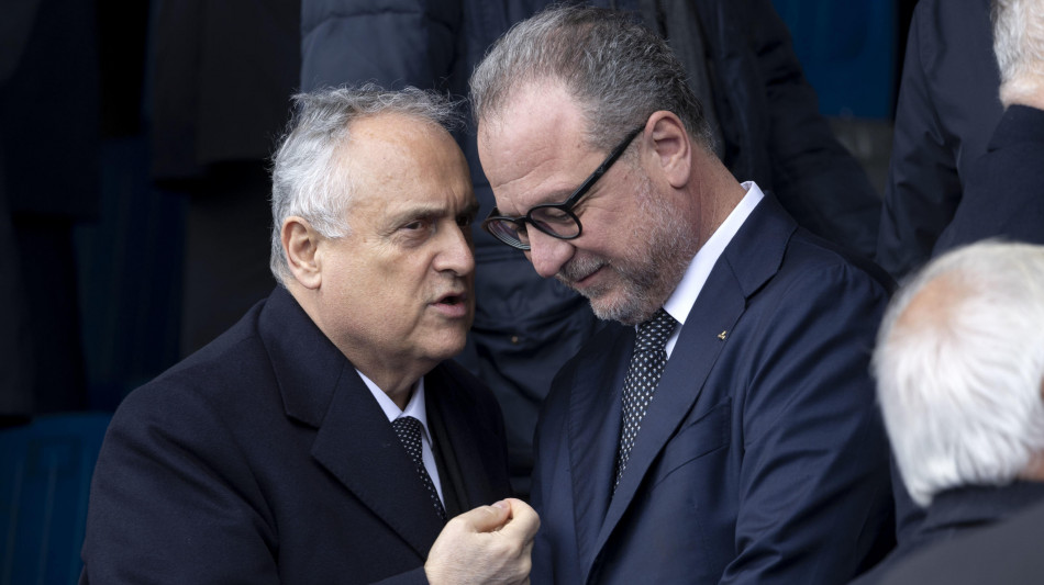 Calcio: passa l'emendamento Mul&egrave; su Lega Serie A