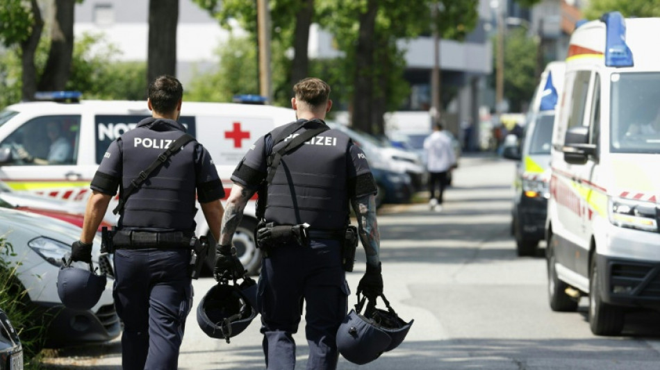 Ex-aluno mata dez pessoas e se suicida em escola na Áustria