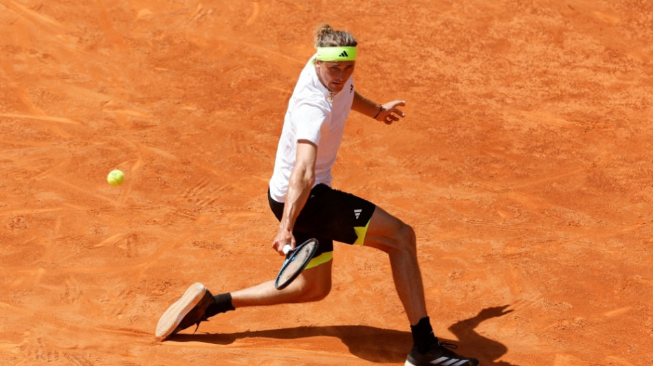 Zverev schimpft &uuml;ber die Technik und zittert sich weiter