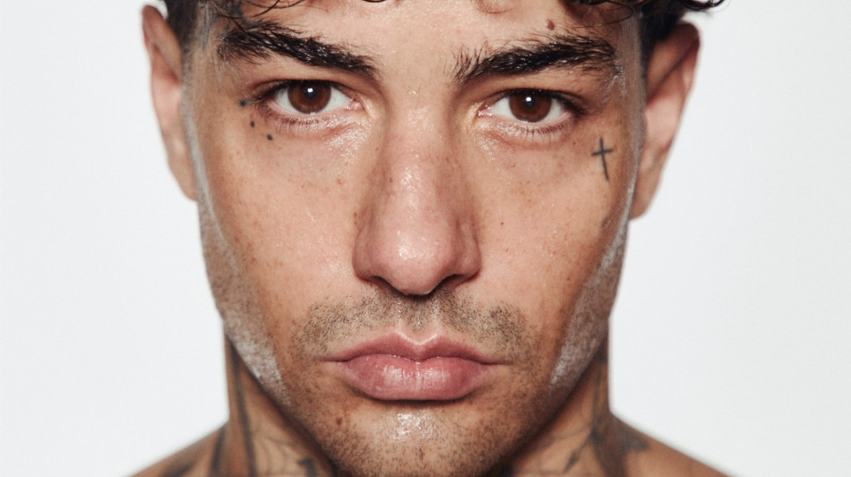 Tony Effe si racconta nel libro Non volevo ma lo sono