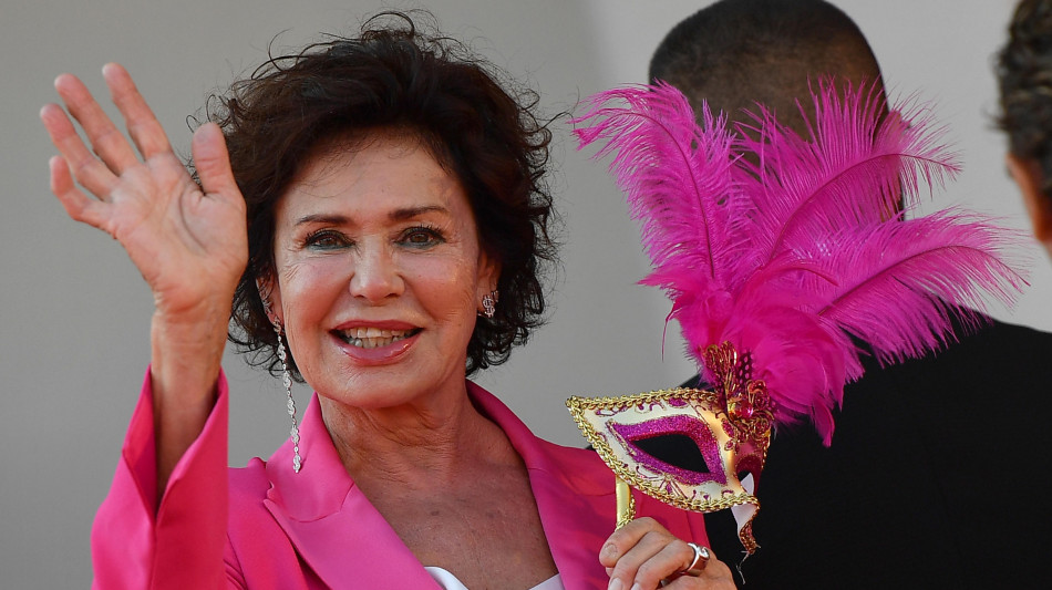 Corinne Clery, non parlo con mio figlio da otto anni