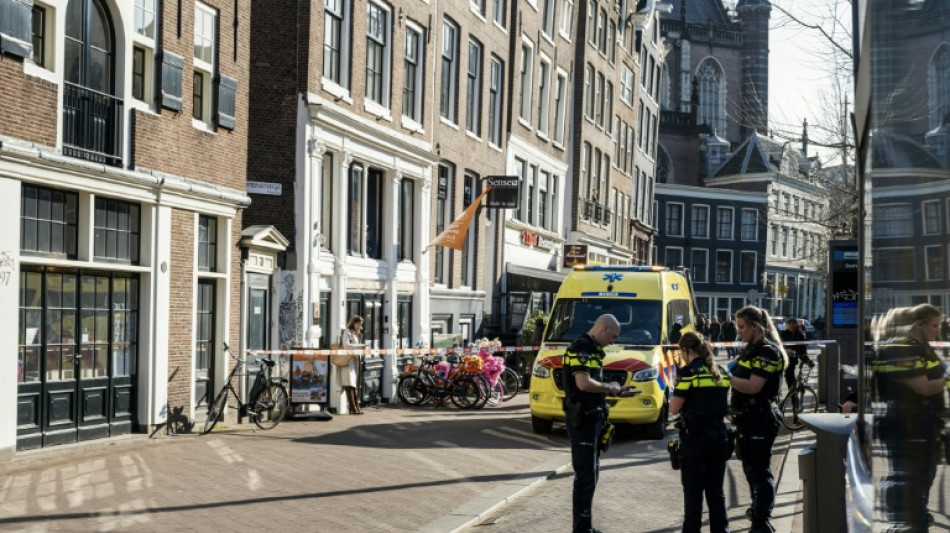 Cuatro heridos graves en un ataque con arma blanca en &Aacute;msterdam, seg&uacute;n la polic&iacute;a