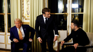 Macron, 'Zelensky presidente eletto liberamente, non Putin'