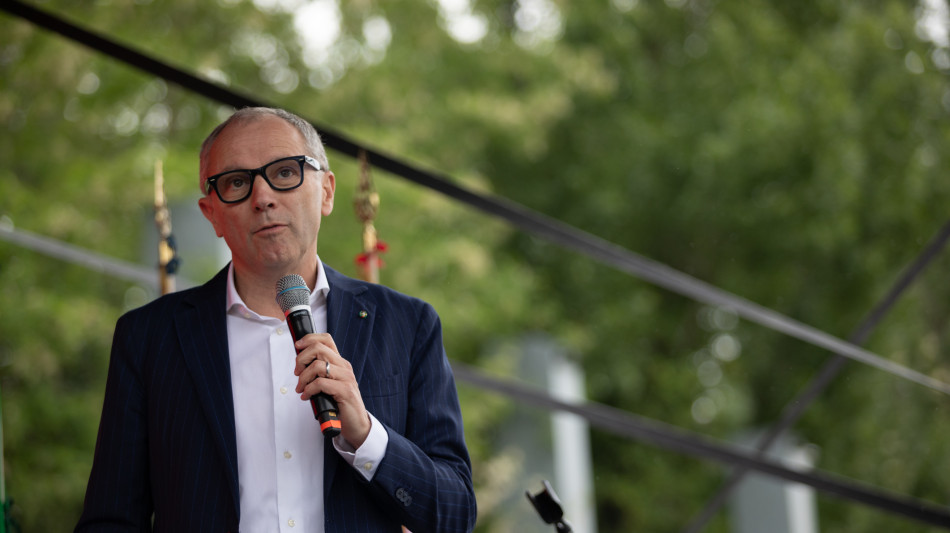 F1: consegnata a Domenicali la 'Chiave della Citt&agrave; di Imola'