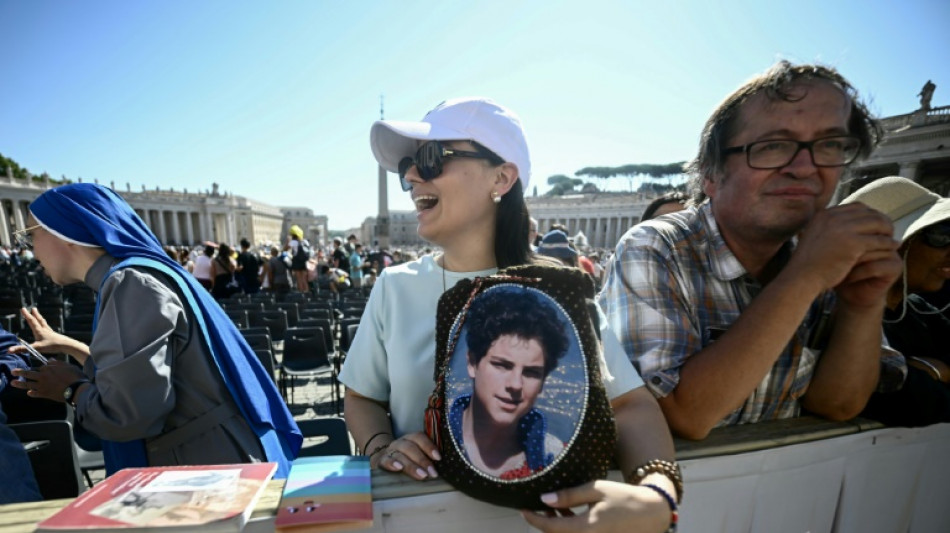 Foule compacte au Vatican pour la canonisation du premier millenial