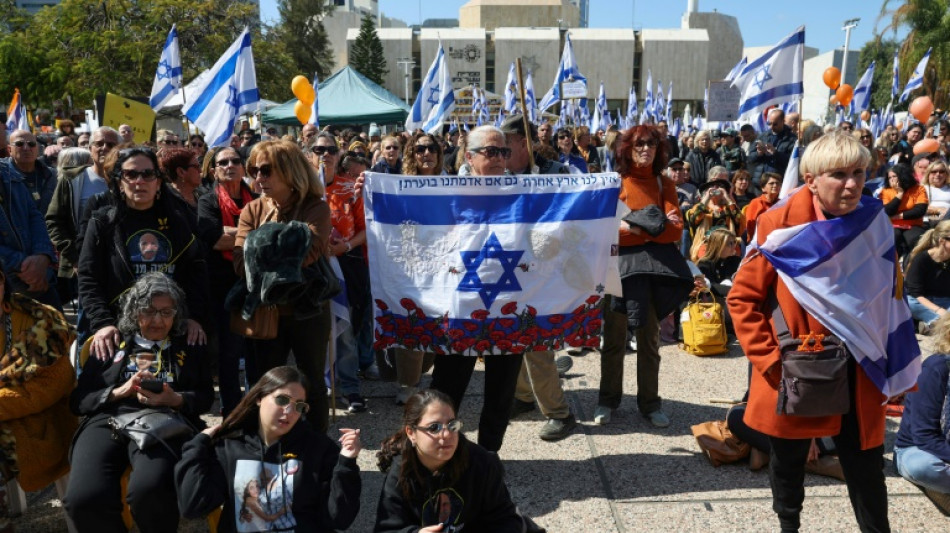 Hamas entrega corpos de 4 ref&eacute;ns e Israel liberta presos palestinos