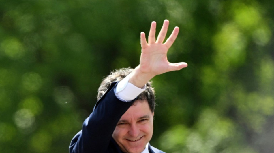 Le pro-europ&eacute;en Nicusor Dan investi pr&eacute;sident de la Roumanie