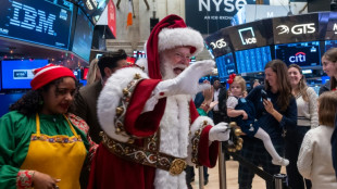 Asian markets mixed after US growth data fuels Wall St record