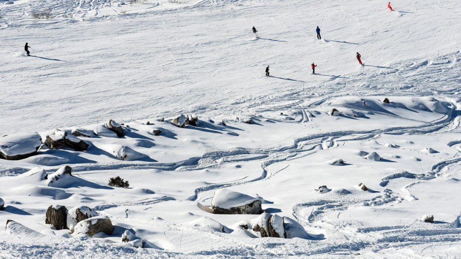 Seggiovia bloccata in Francia, soccorsi 240 sciatori