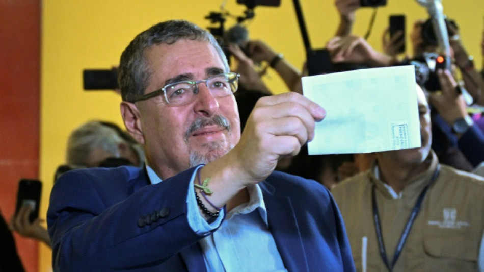 Bernardo Ar&eacute;valo &eacute; eleito presidente da Guatemala com forte discurso anticorrup&ccedil;&atilde;o