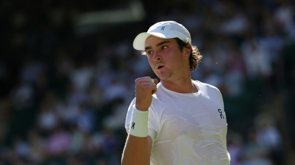 Jo&atilde;o Fonseca estreia com vit&oacute;ria e avan&ccedil;a &agrave; 2&ordf; rodada em Wimbledon
