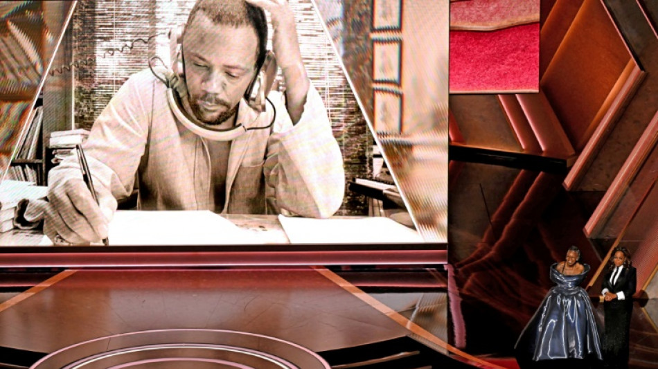 Brindis por Los &Aacute;ngeles y tragos de consolaci&oacute;n entre bastidores de los premios &Oacute;scar