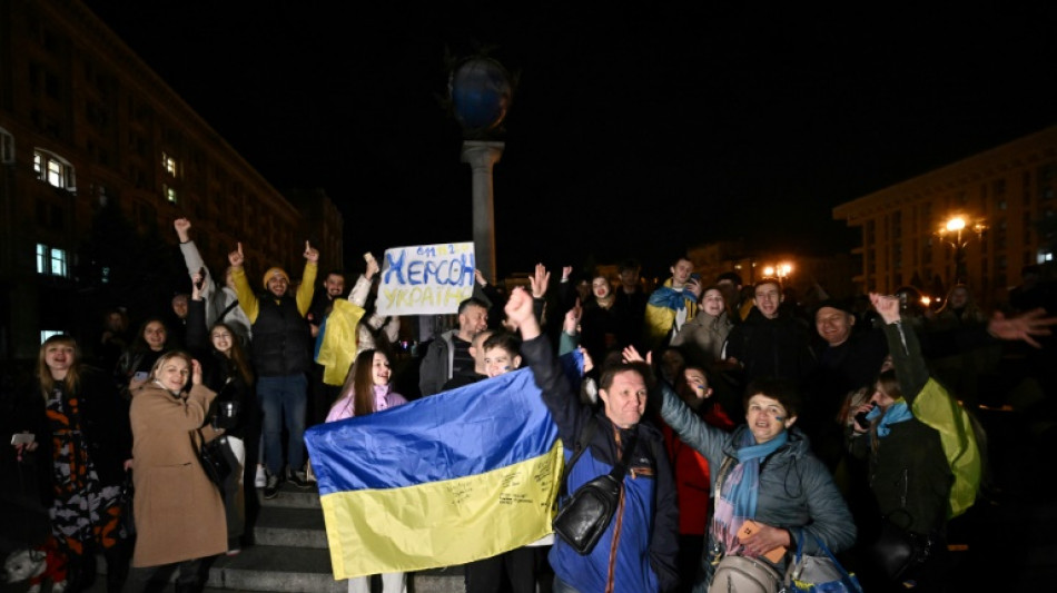 Ukraine: dans Kherson reprise, la police d&eacute;mine et cherche &agrave; documenter des "crimes" russes