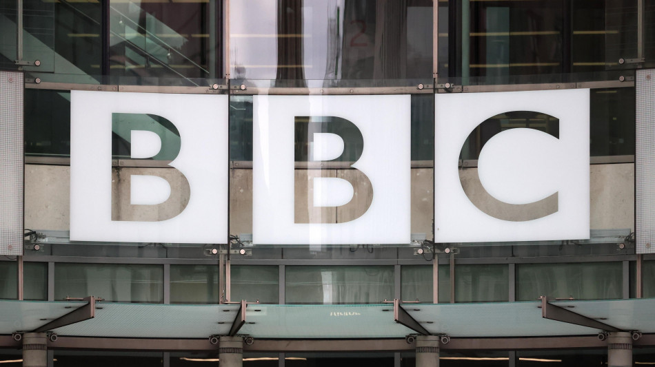 La Bbc sotto pressione, cala la scure dei tagli su costi e dipendenti