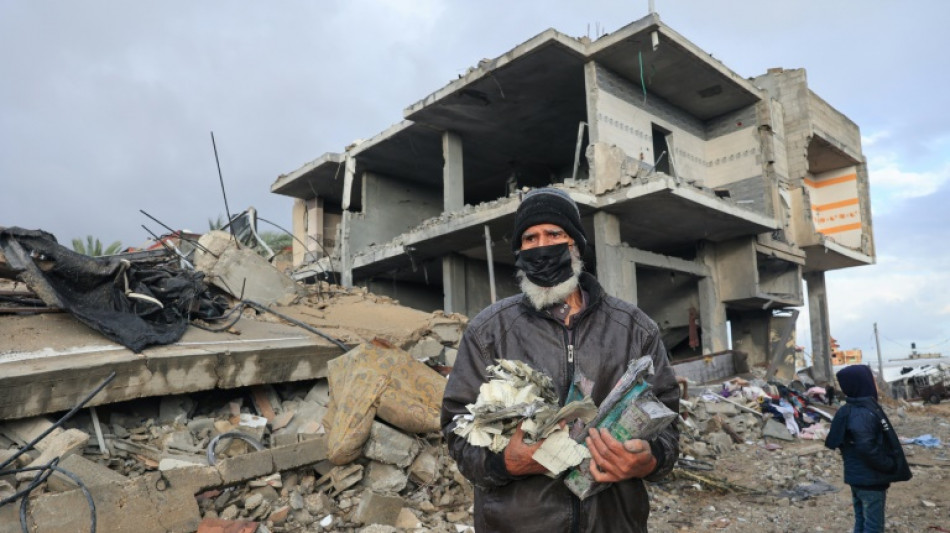 Beb&ecirc;s prematuros levados de Gaza para o Egito; Hamas denuncia bombardeio contra hospital