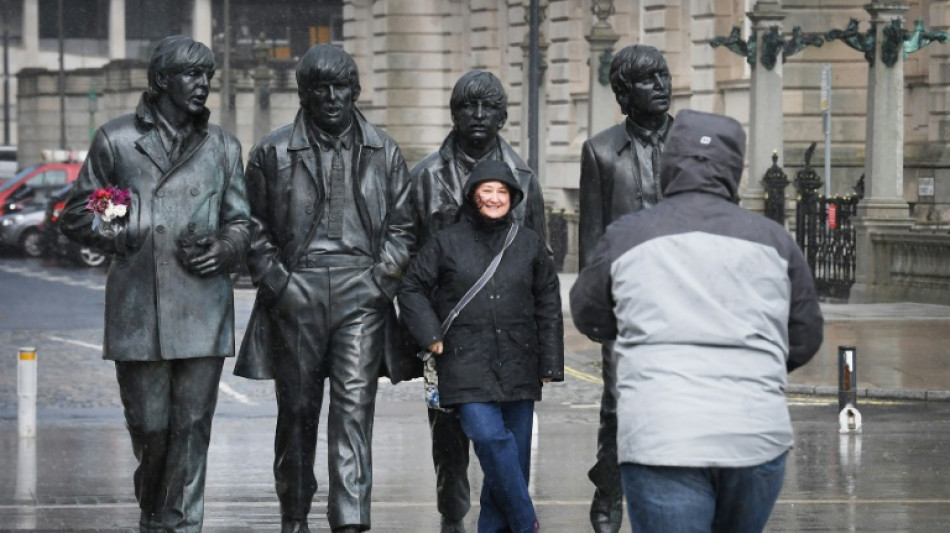 Documentos relacionados con los Beatles superaron los 11.000 d&oacute;lares en una subasta