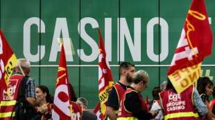 Casino pr&eacute;voit de c&eacute;der ses enseignes sud-am&eacute;ricaines, esp&egrave;re r&eacute;duire sa dette de moiti&eacute;