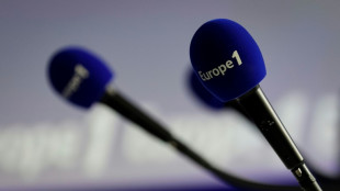 Arnaud Lagard&egrave;re cherche &agrave; rester ma&icirc;tre de ses radios, malgr&eacute; l'OPA de Vivendi