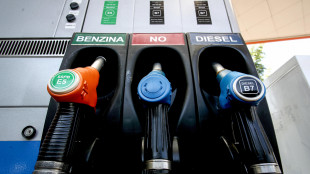 Mimit, proseguono i ribassi. Self benzina a 1,804 euro al litro, gasolio a 1,882