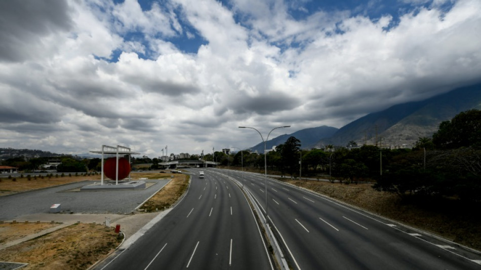 Sube a 16 la cifra de muertos en un choque vial m&uacute;ltiple en Venezuela
