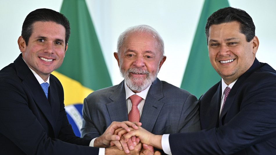 Lula parla ai brasiliani in tv per frenare il calo di popolarit&agrave;