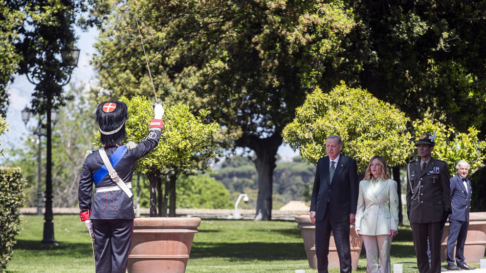Erdogan nel pomeriggio in Vaticano, poi vede Mattarella