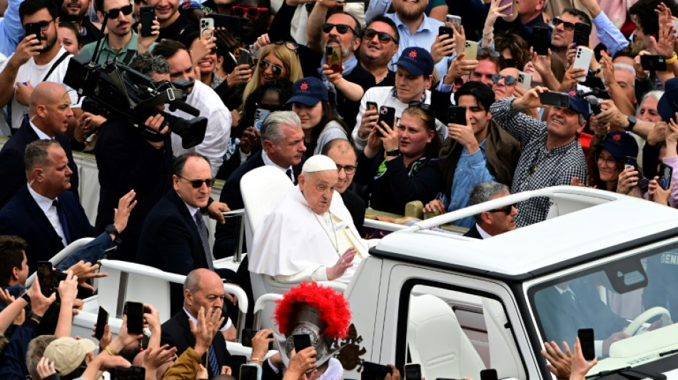 Malgr&eacute; la fatigue, le pape s'offre un bain de foule pour P&acirc;ques