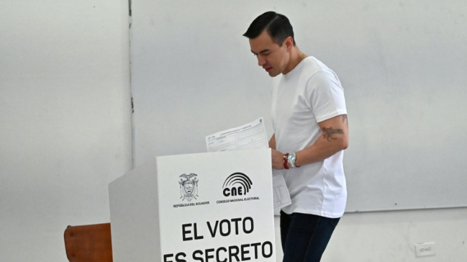 Ecuadorianer stimmen gegen Wiedereinrichtung ausländischer Militärstützpunkte