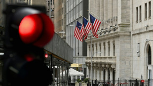 Wall Street cl&ocirc;t en forte baisse apr&egrave;s la BCE et avant l'inflation am&eacute;ricaine