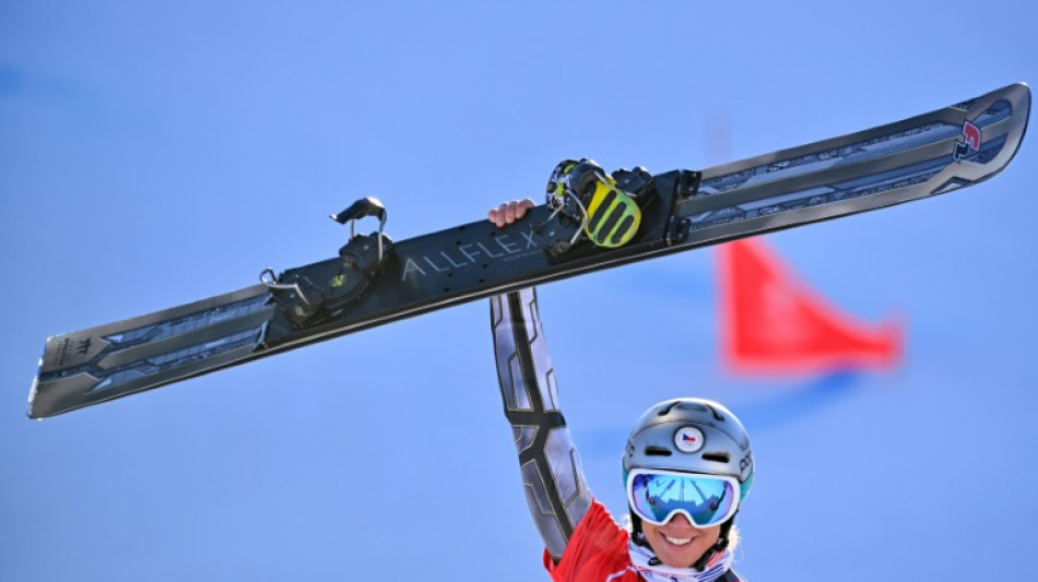 JO-2022: Ledecka double en snowboard et vise le quadrupl&eacute; avec le ski