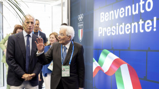 Parigi: il sorriso di Mattarella, 'mi sento vagamente fuori et&agrave;'