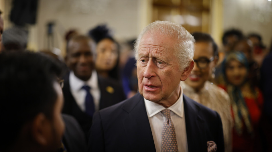 Effetti collaterali da cura per cancro, Re Carlo a riposo