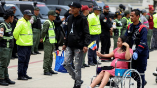 Venezuela recebe 199 deportados dos EUA em meio &agrave; crise migrat&oacute;ria iniciada por Trump