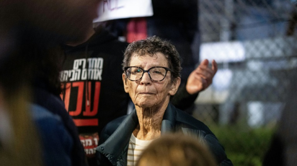 'N&atilde;o tem vergonha?', a pergunta de uma ref&eacute;m idosa ao l&iacute;der do Hamas em Gaza