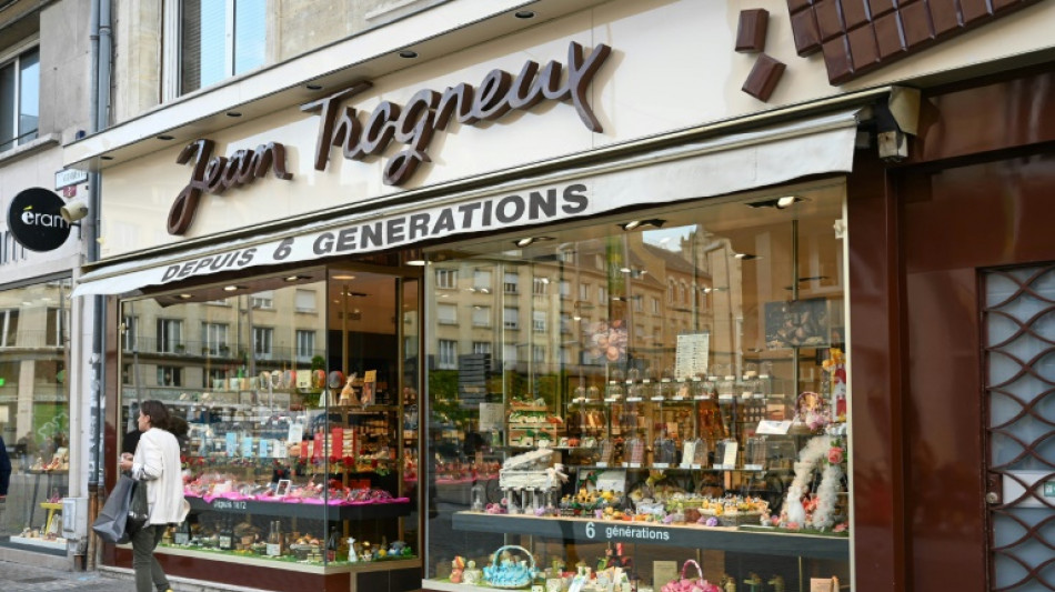 Dois homens s&atilde;o condenados na Fran&ccedil;a por agress&atilde;o a familiar da primeira-dama