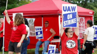 Etats-Unis: la gr&egrave;ve prend de l'ampleur chez Stellantis et General Motors