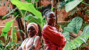 Deux Camerounaises r&eacute;compens&eacute;es pour leurs recherches sur les plantes m&eacute;dicinales 