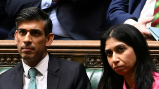 Justi&ccedil;a brit&acirc;nica declara 'ilegal' expulsar demandantes de asilo para Ruanda