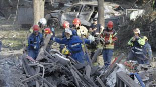 Kiev, 'salgono a 12 i morti del raid russo nella capitale'