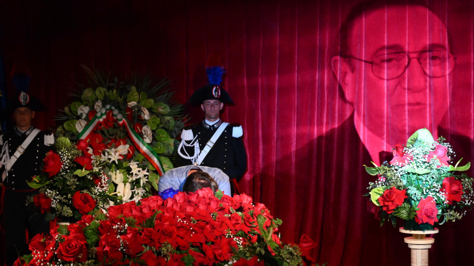 Rossi, Teatro delle Vittorie intitolato a Baudo? Decider&agrave; il cda