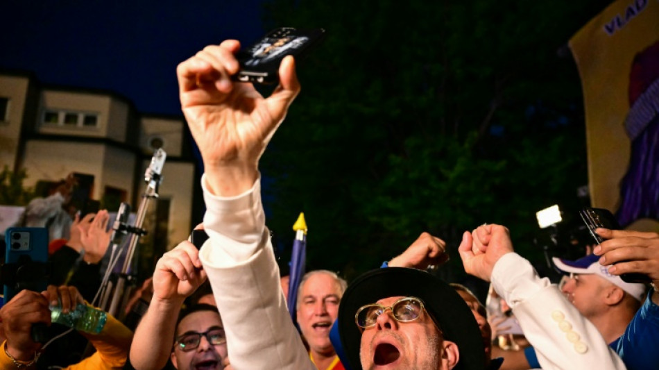 Roumanie: l'extrême droite domine le premier tour de la présidentielle