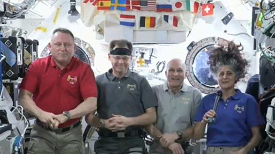 Dragon-Kapsel mit gestrandeten Astronauten verl&auml;sst ISS 
