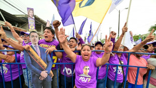 Presidenci&aacute;veis apostam &uacute;ltimas fichas antes de elei&ccedil;&otilde;es no Equador