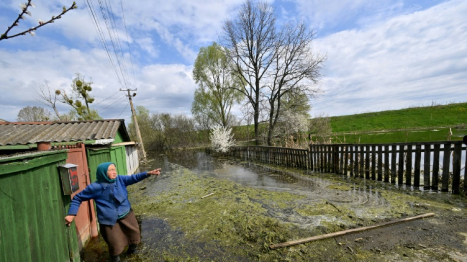 Guerre et inondations &agrave; Demydiv, une petite ville pr&egrave;s de Kiev