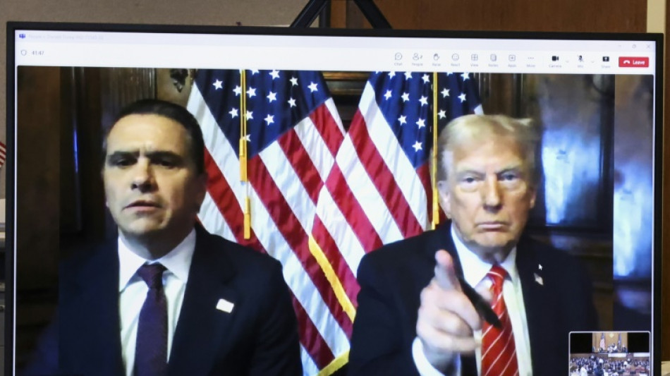 La fin surr&eacute;aliste du proc&egrave;s historique de Donald Trump