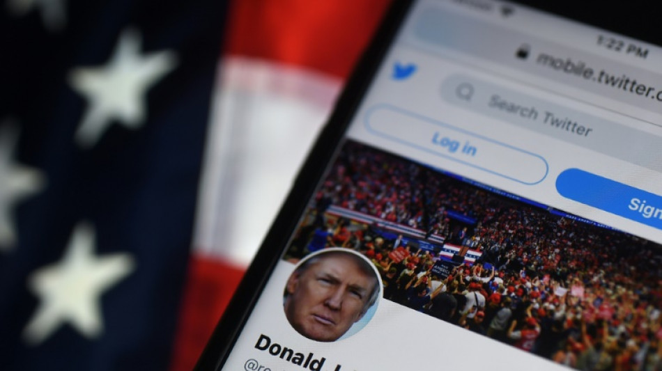 Trump &agrave; nouveau confront&eacute; au puissant attrait de Twitter